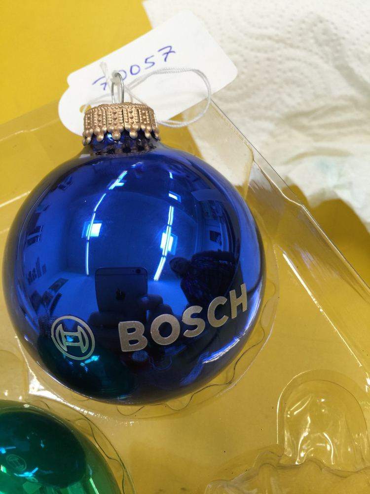 Blaue bedruckte Christbaumkugel